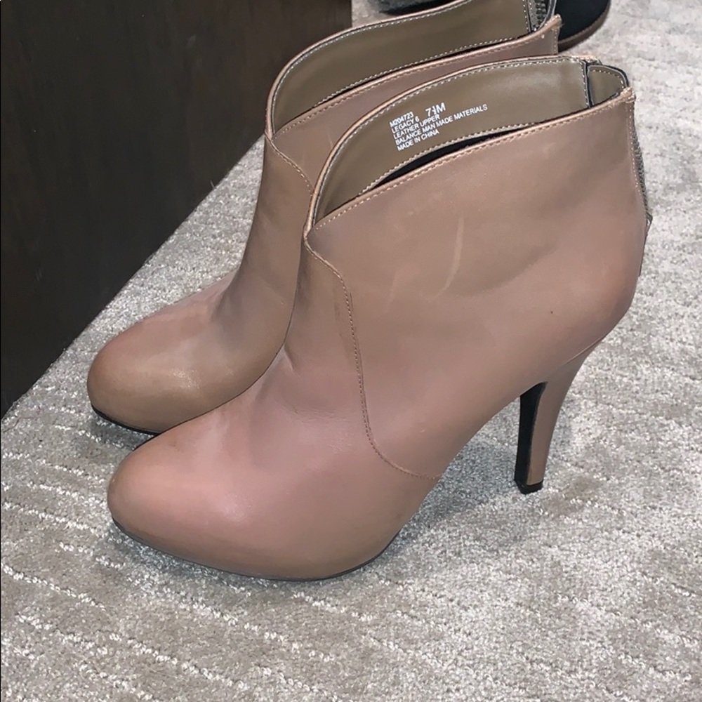 Me Too Heeled Leather Booties